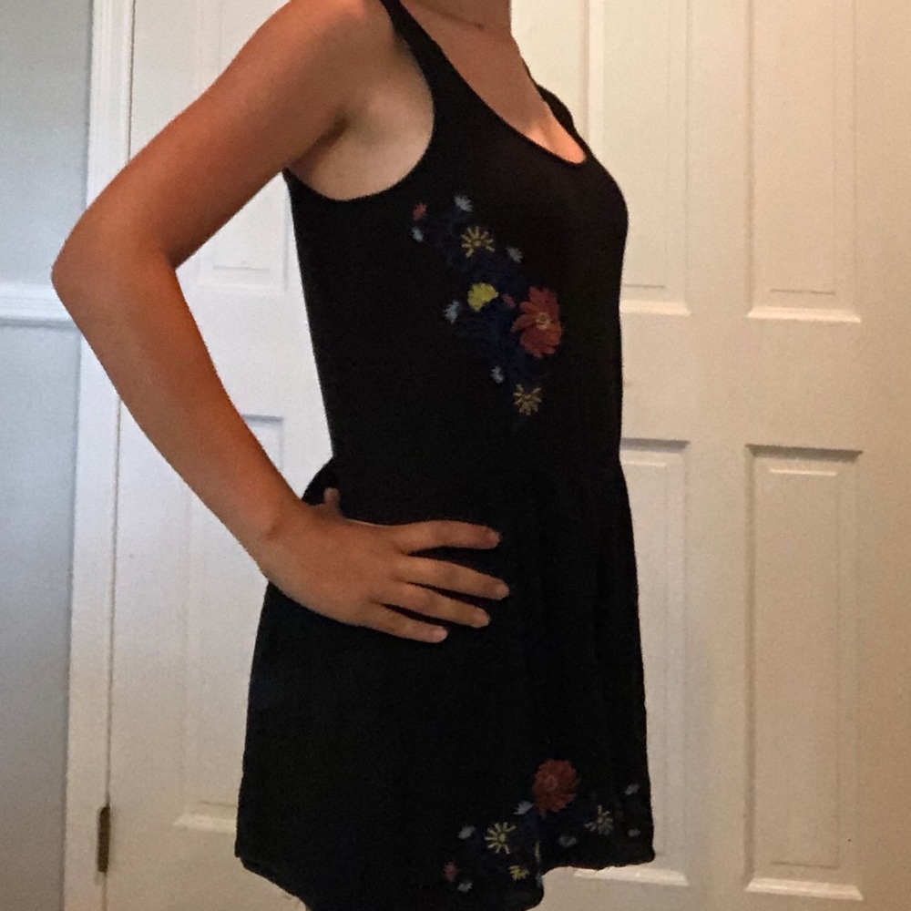 Embroidered Romper - Picture 2 of 2